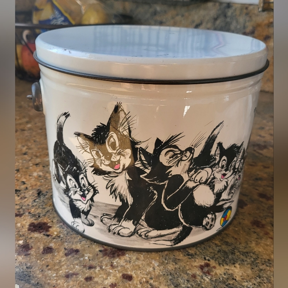 Vtg Cat Deco Tin